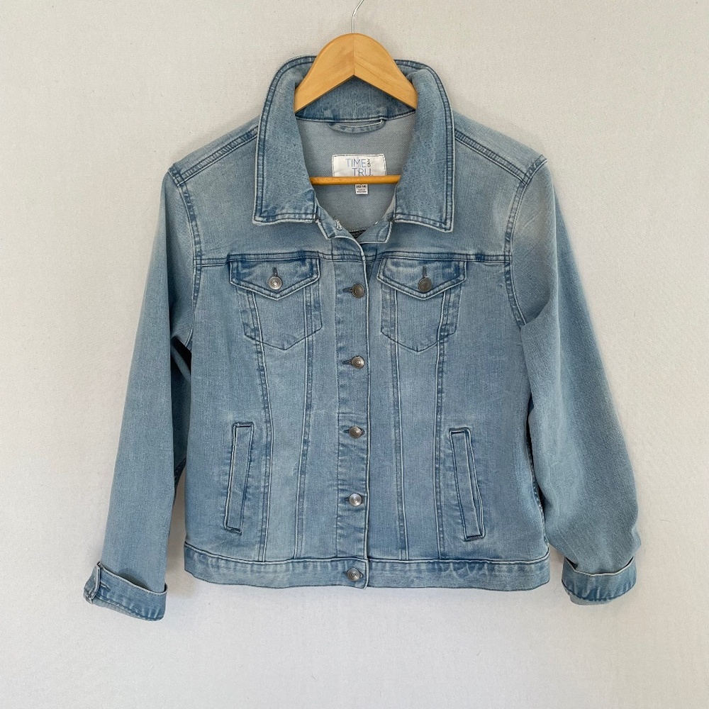 TIME AND TRU Womens Large Light Wash Denim Jean Jacket